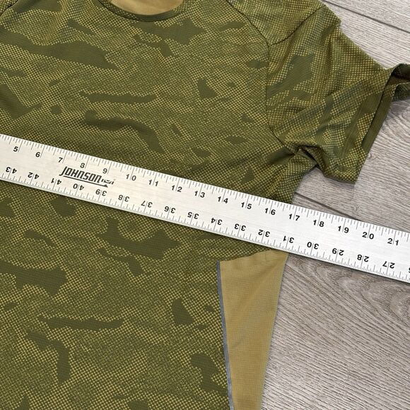 Lululemon Shirt Fast Free Short Sleeve Mens Small Camo Running Light Mesh Green - Picture 5 of 7